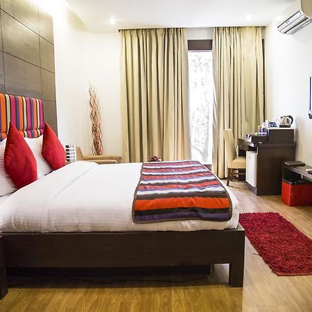 Hotel La Suite New Delhi Exterior photo