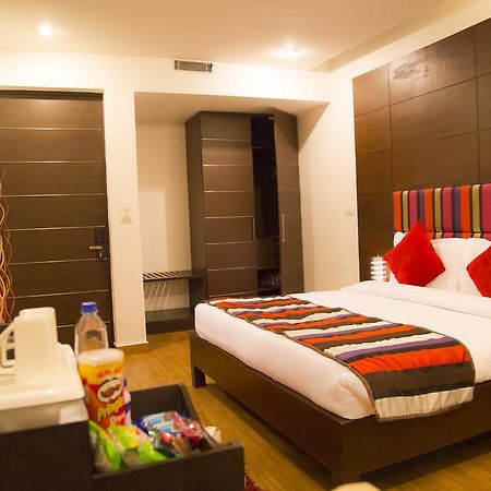 Hotel La Suite New Delhi Exterior photo