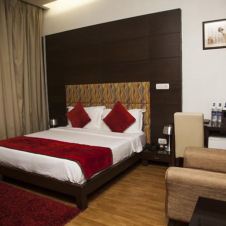 Hotel La Suite New Delhi Exterior photo