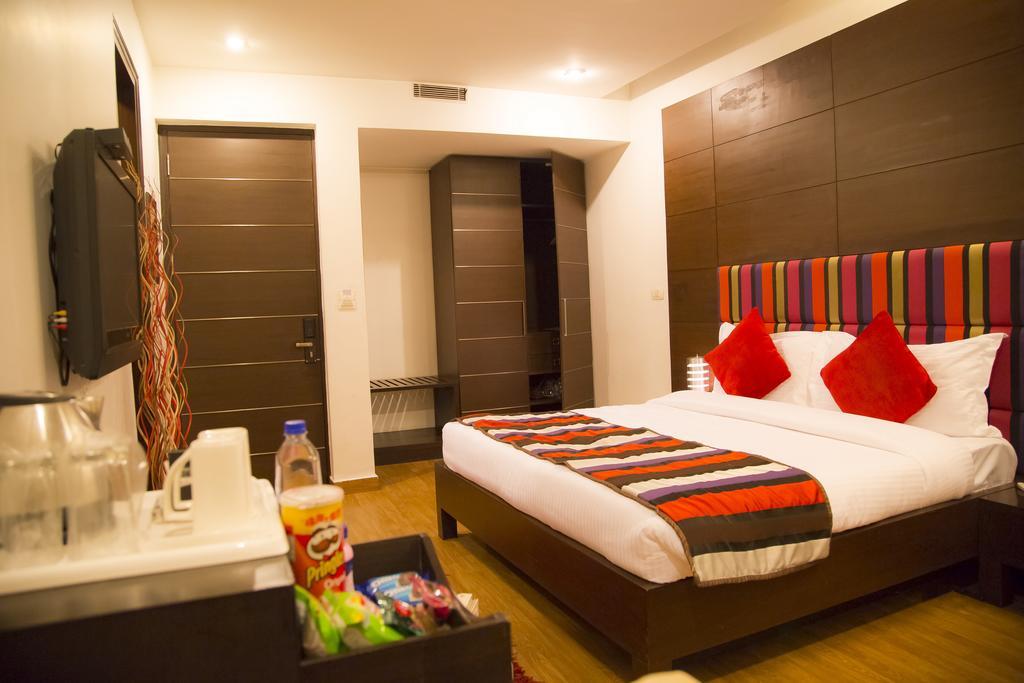 Hotel La Suite New Delhi Exterior photo