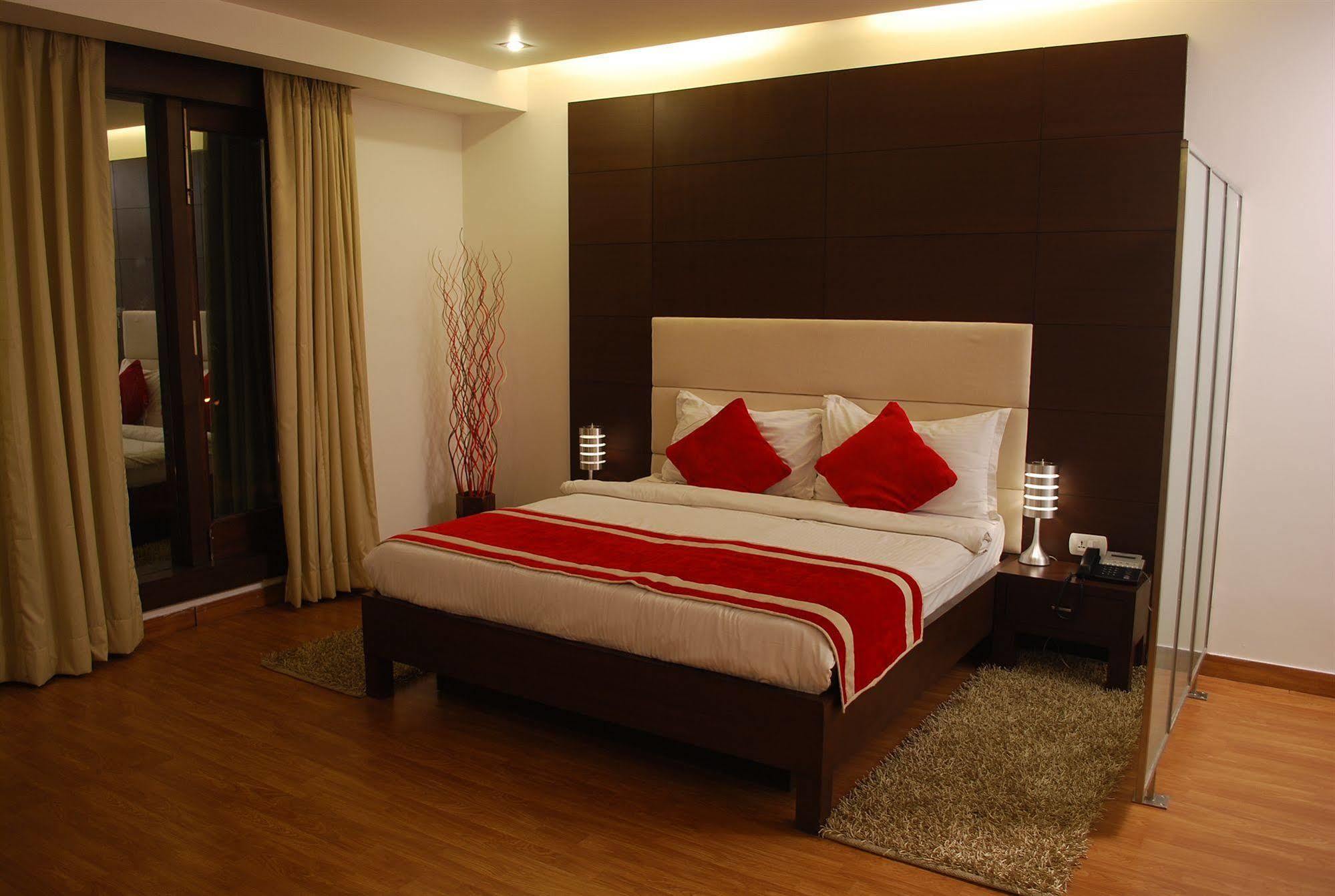 Hotel La Suite New Delhi Exterior photo