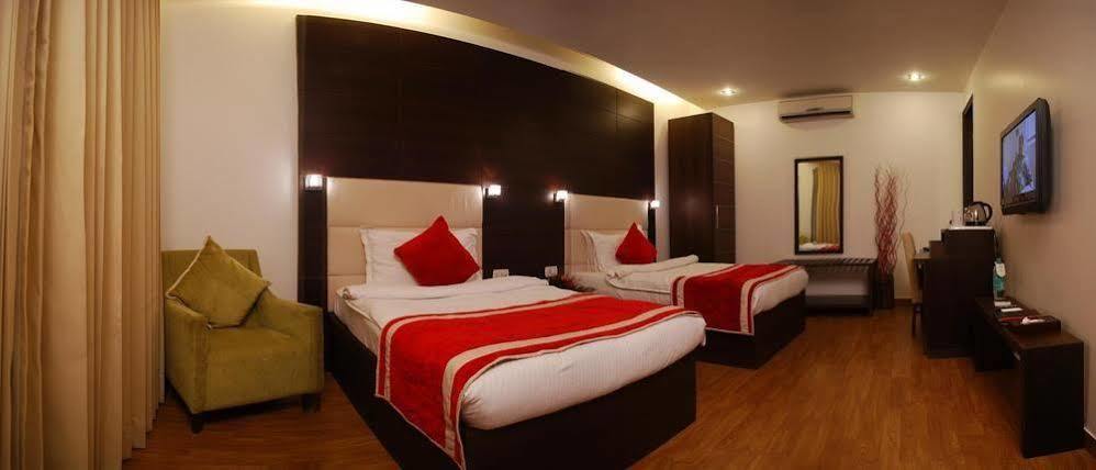 Hotel La Suite New Delhi Exterior photo